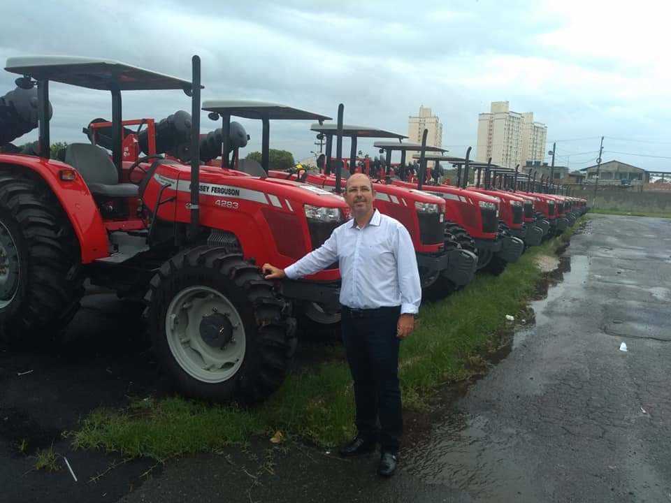 Prefeito Oziel foi a Salvador para trazer novos maquinários através do CIMA
